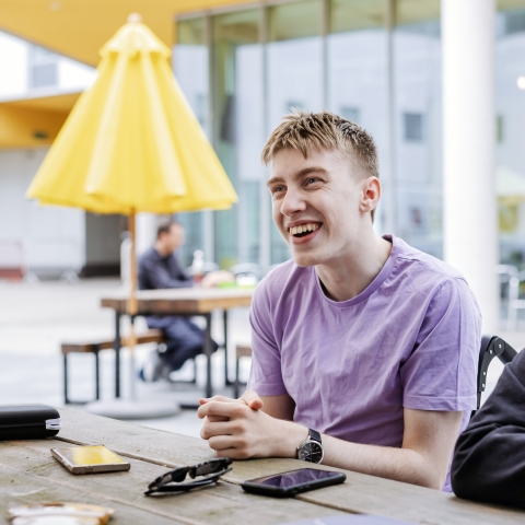 Copyright: Helen Yates Photography
CRM and Web team use only.