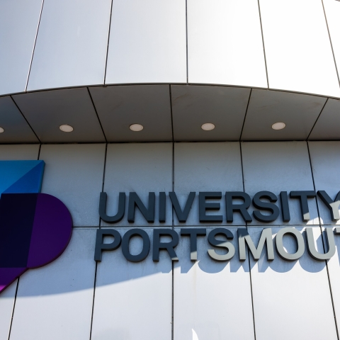 UoP logo