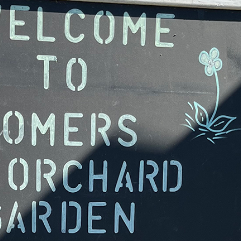 Sign that says Welcome to Somers Orchard Garden