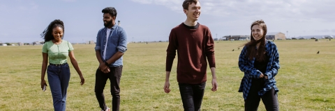 A group of sudents hanging out on the common