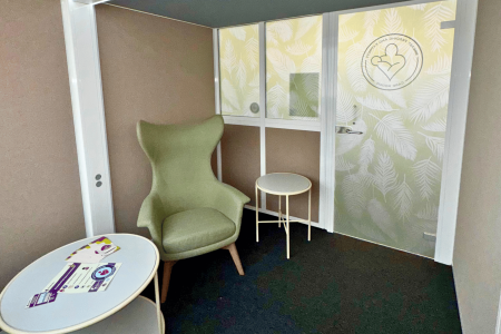 Breastfeeding pod and chair 